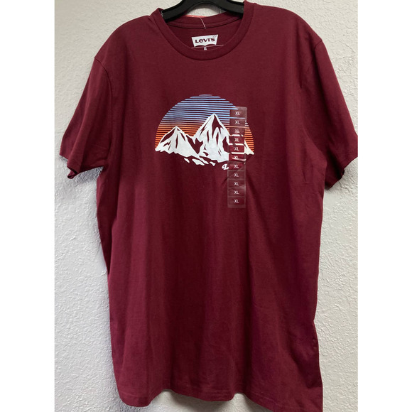 Levi's Graphic T-Shirt Burgundy XL Short Sleeve Mountainsu - Picture 2 of 5